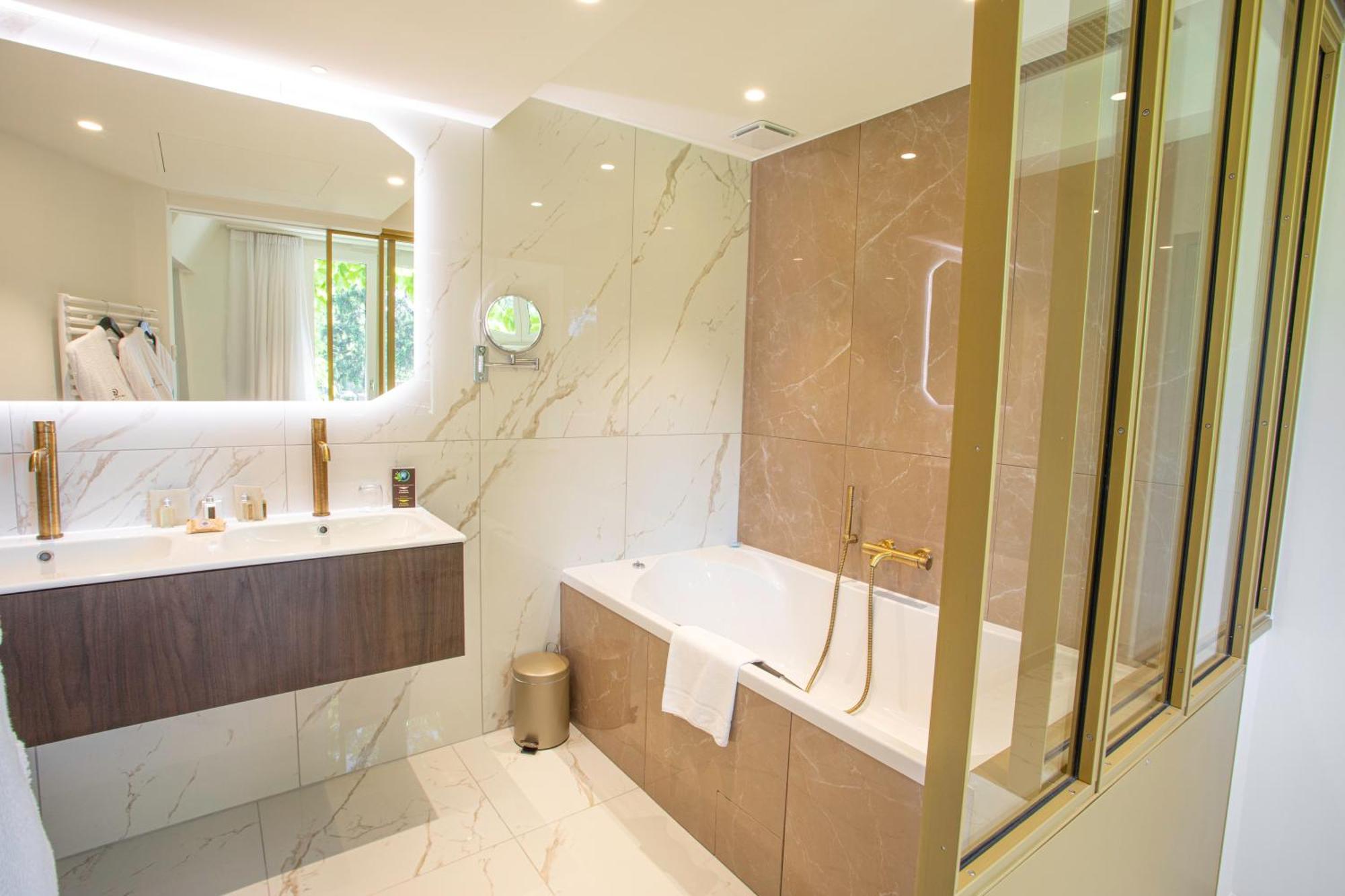 Domaine La Charpiniere, The Originals Collection Hotell Saint-Galmier Exteriör bild