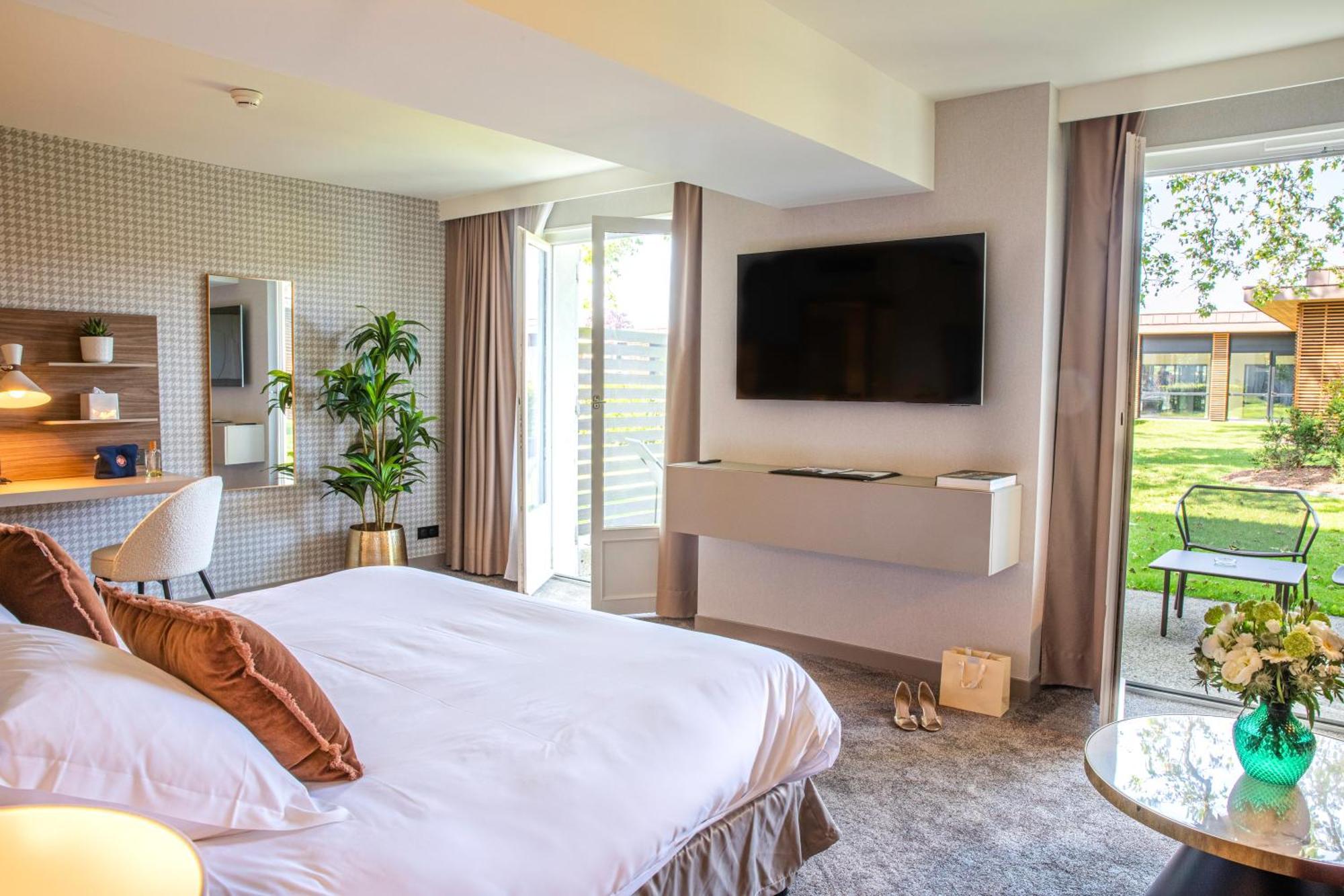 Domaine La Charpiniere, The Originals Collection Hotell Saint-Galmier Exteriör bild